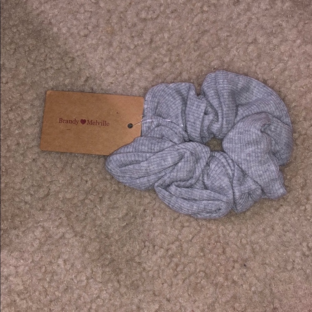 brandy melville gray scrunchie (sold on curtsy)